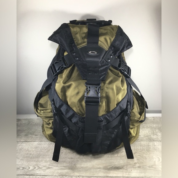 Vintage Oakley Icon 3.0 Tactical Olive Green Backpack Y2K 30L Bag Streetwear